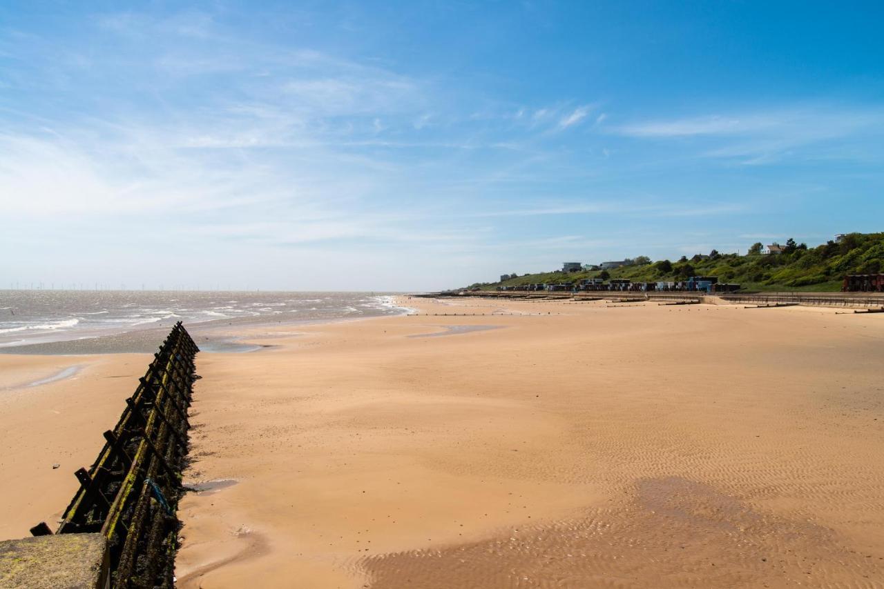 Caravan For Hire At St Osyth Beach Holiday Park In Essex Ref 28107Y 클랙톤온씨 외부 사진