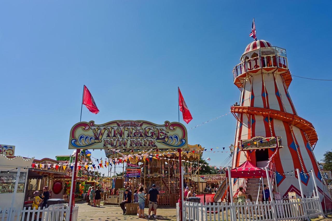 Caravan For Hire At St Osyth Beach Holiday Park In Essex Ref 28107Y 클랙톤온씨 외부 사진