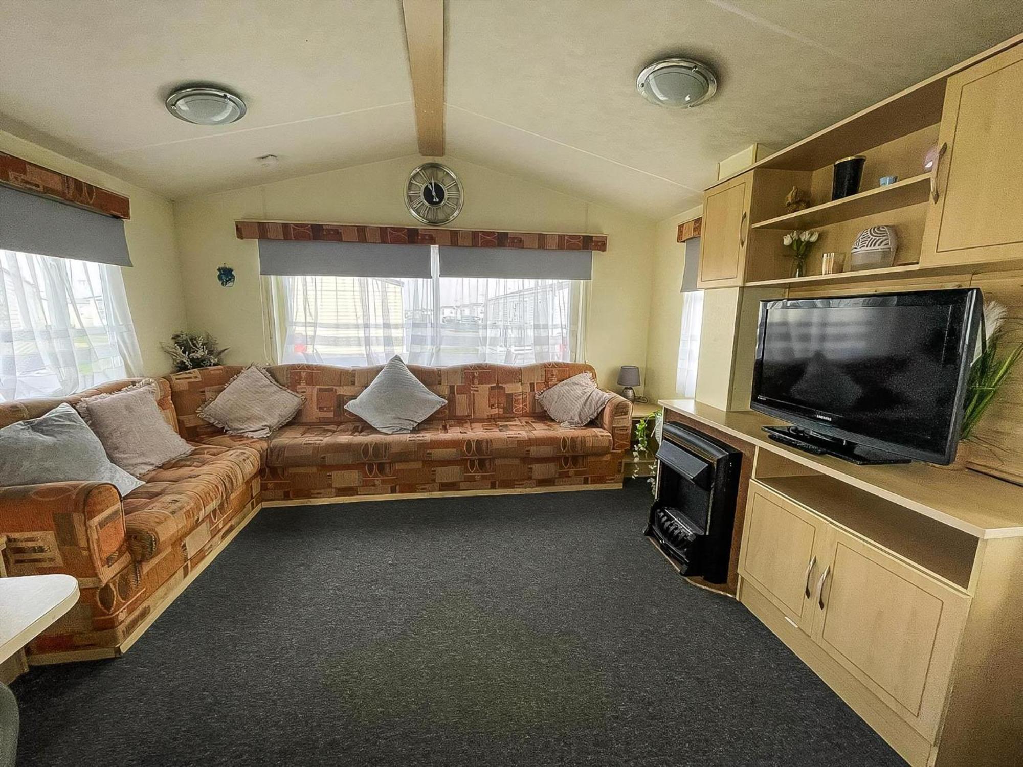 Caravan For Hire At St Osyth Beach Holiday Park In Essex Ref 28107Y 클랙톤온씨 외부 사진