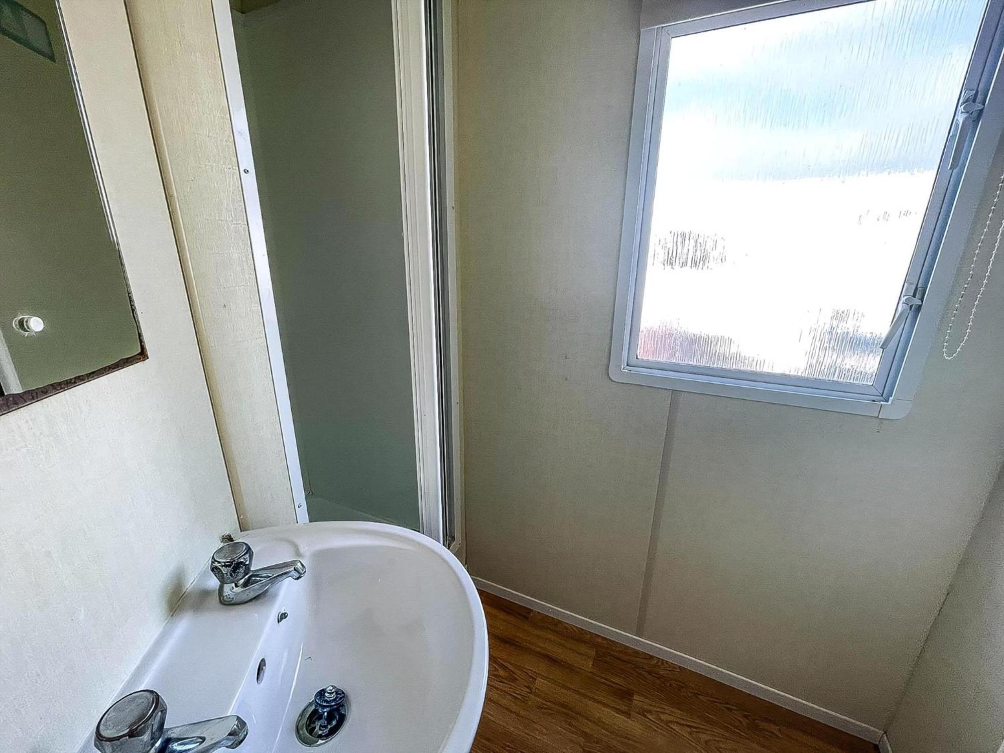 Caravan For Hire At St Osyth Beach Holiday Park In Essex Ref 28107Y 클랙톤온씨 외부 사진